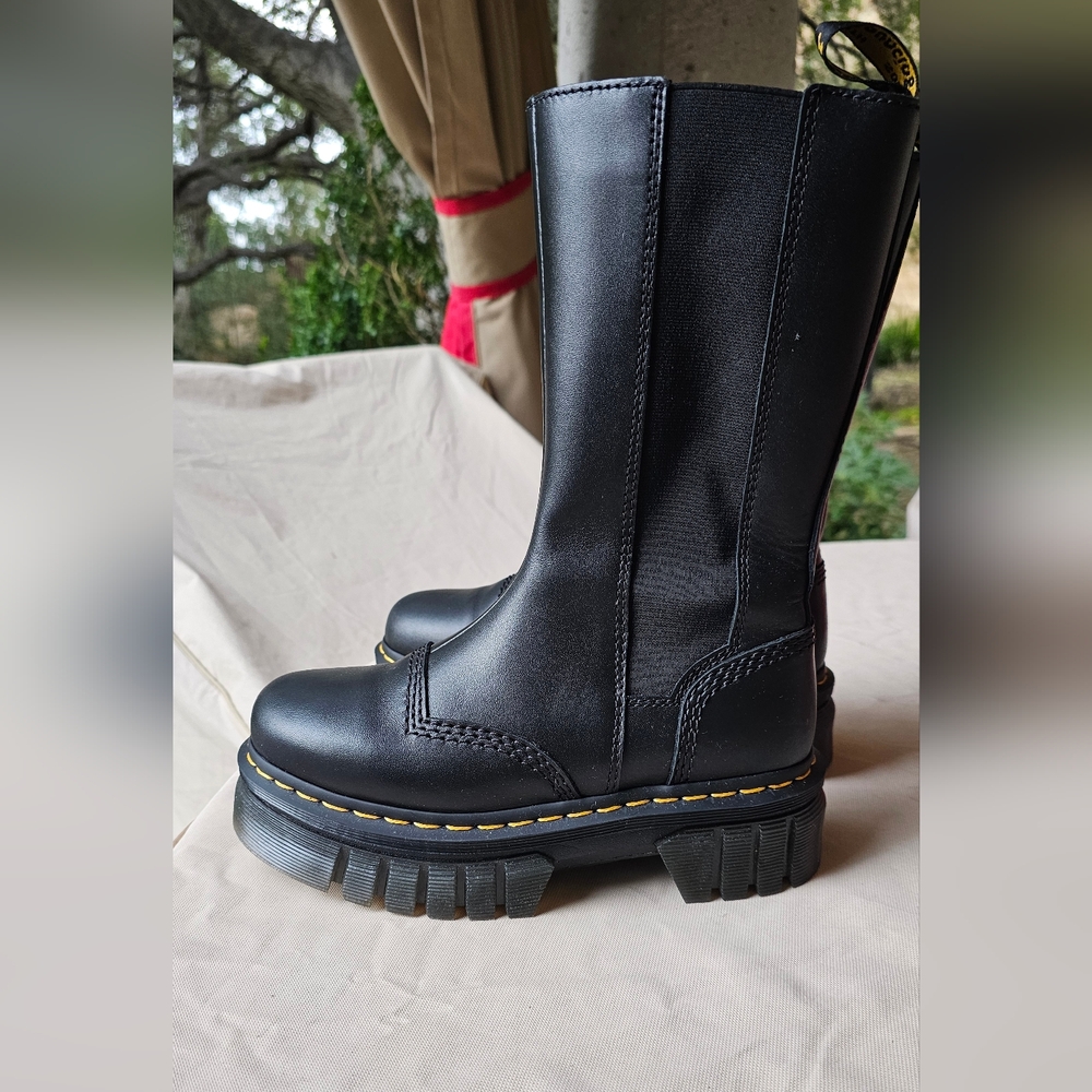 DR MARTENS - AUDRICK TALL CHELSEA - UK 5 / US 7 - NEVER WORN - Picture 3 of 8